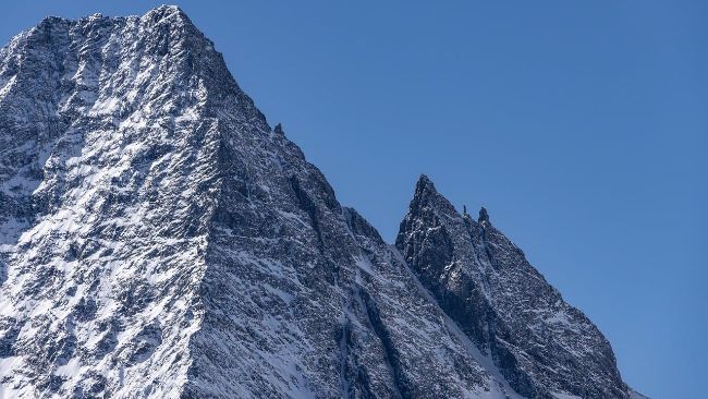 Bitcoin may be a "double topping" with a price slide up to $ 75,000.