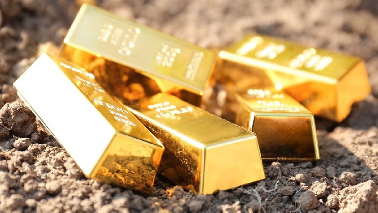 Gold continues to correct, which may be good for Bitcoin