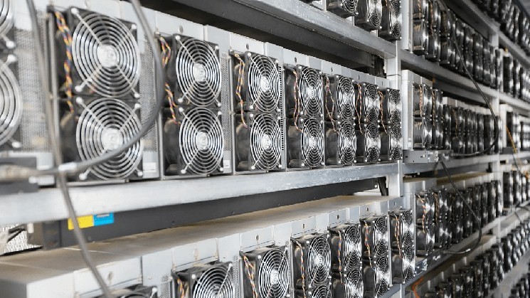 Bitcoin miners bleed $ 40 million in April, since the fourth fall in consecutive income deepens the crunch