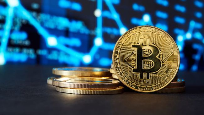 Bitcoin As has met a mixed reaction of whales - what is the market signal?
