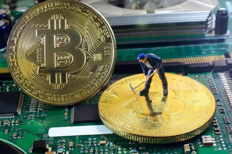A Bitcoin miner snatches the entire prize!