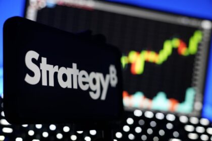 It warns that strategy (MSTR) will be "the greatest short-circuit opportunity of your life."