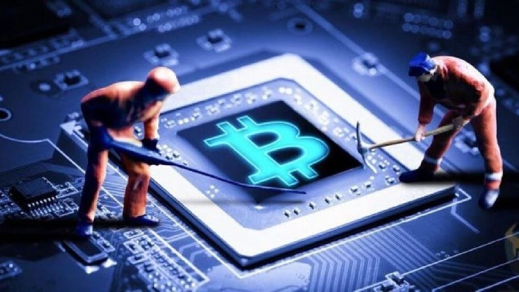 The income of Bitcoin mining companies are falling, but they are not selling, what does this mean?