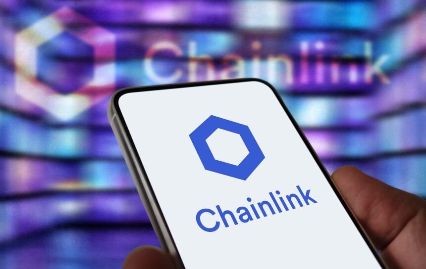Chainlink would have his first ETF with Staking